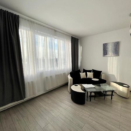 Luanaapartments #36 Otopeni Kültér fotó