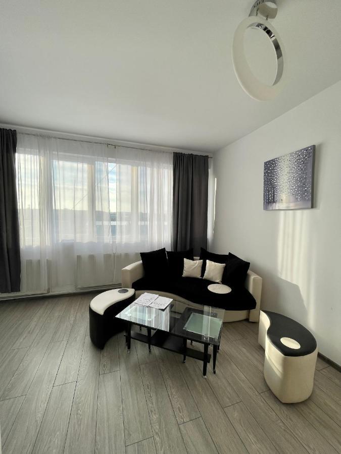 Luanaapartments #36 Otopeni Kültér fotó